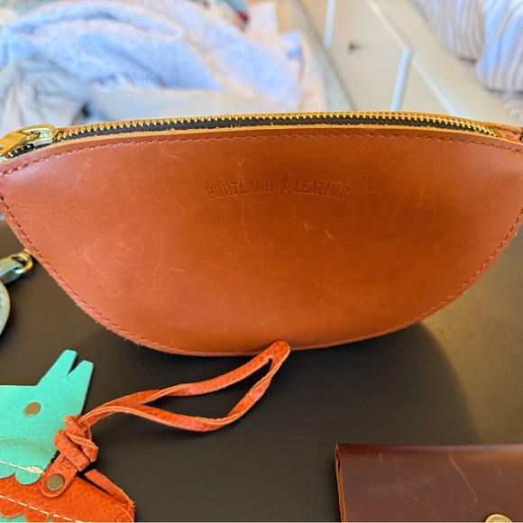 6! Portland Leather Goods collection - Picture 2 of 9